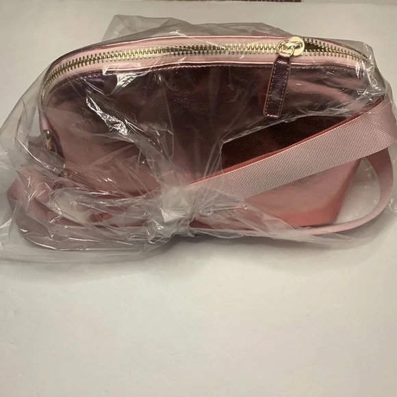 Hello Kitty Crossbody Rose Gold Embossed Insulated Bag Limited Edition NWT - Picture 6 of 7